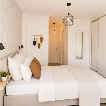 Apartman Chic Studio- Pool &