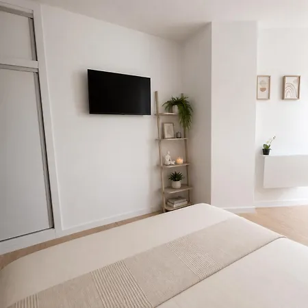 Apartment Chic Studio- Pool &